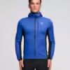 Bjorn Daehlie Jakna Winter Run Protect Blue – moška zimska tekaška jakna z elastičnimi paneli in odsevnimi detajli.